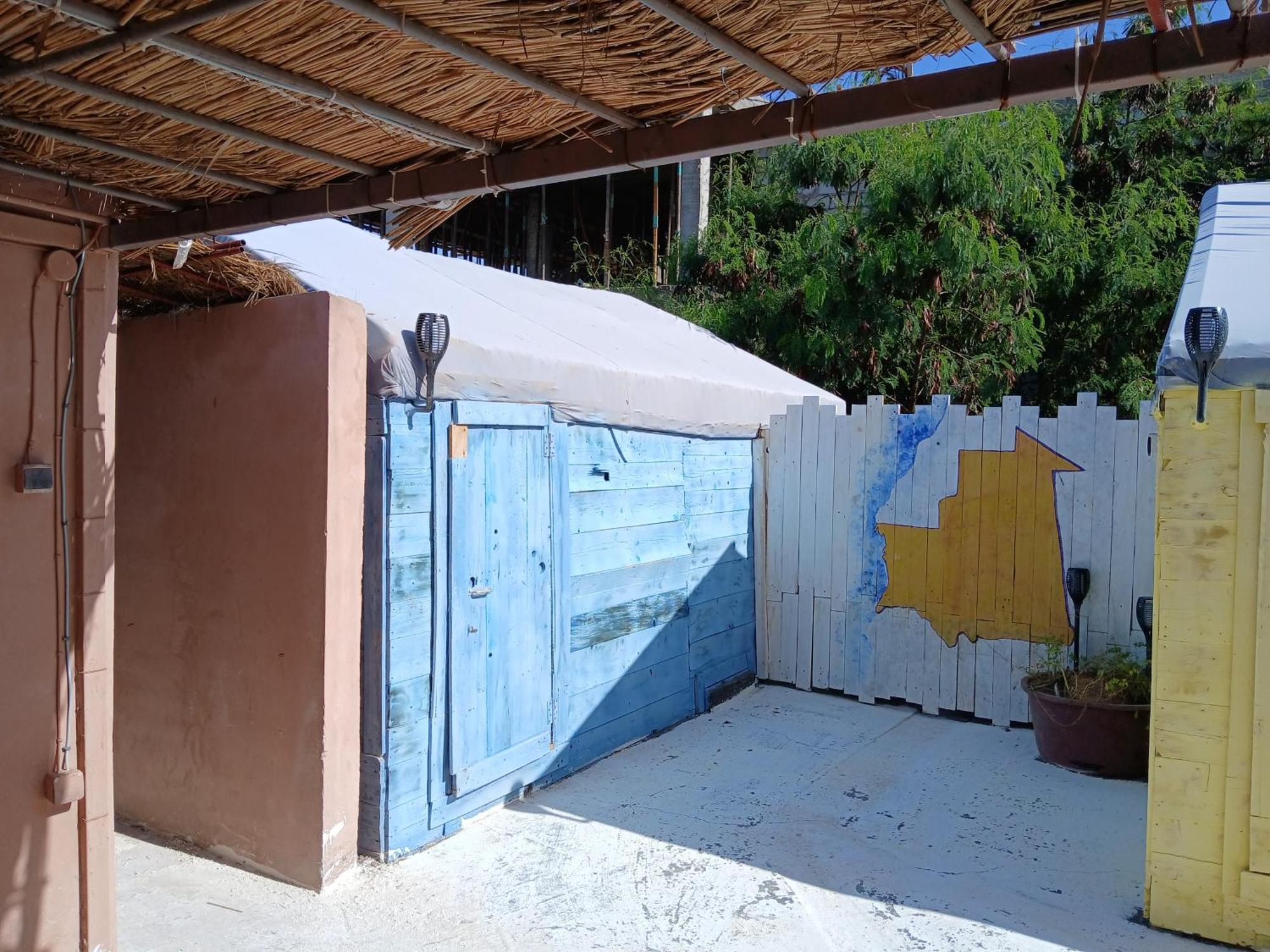 נואקשוט "Par 4 Chemins" - Atypical Stopover מראה חיצוני תמונה