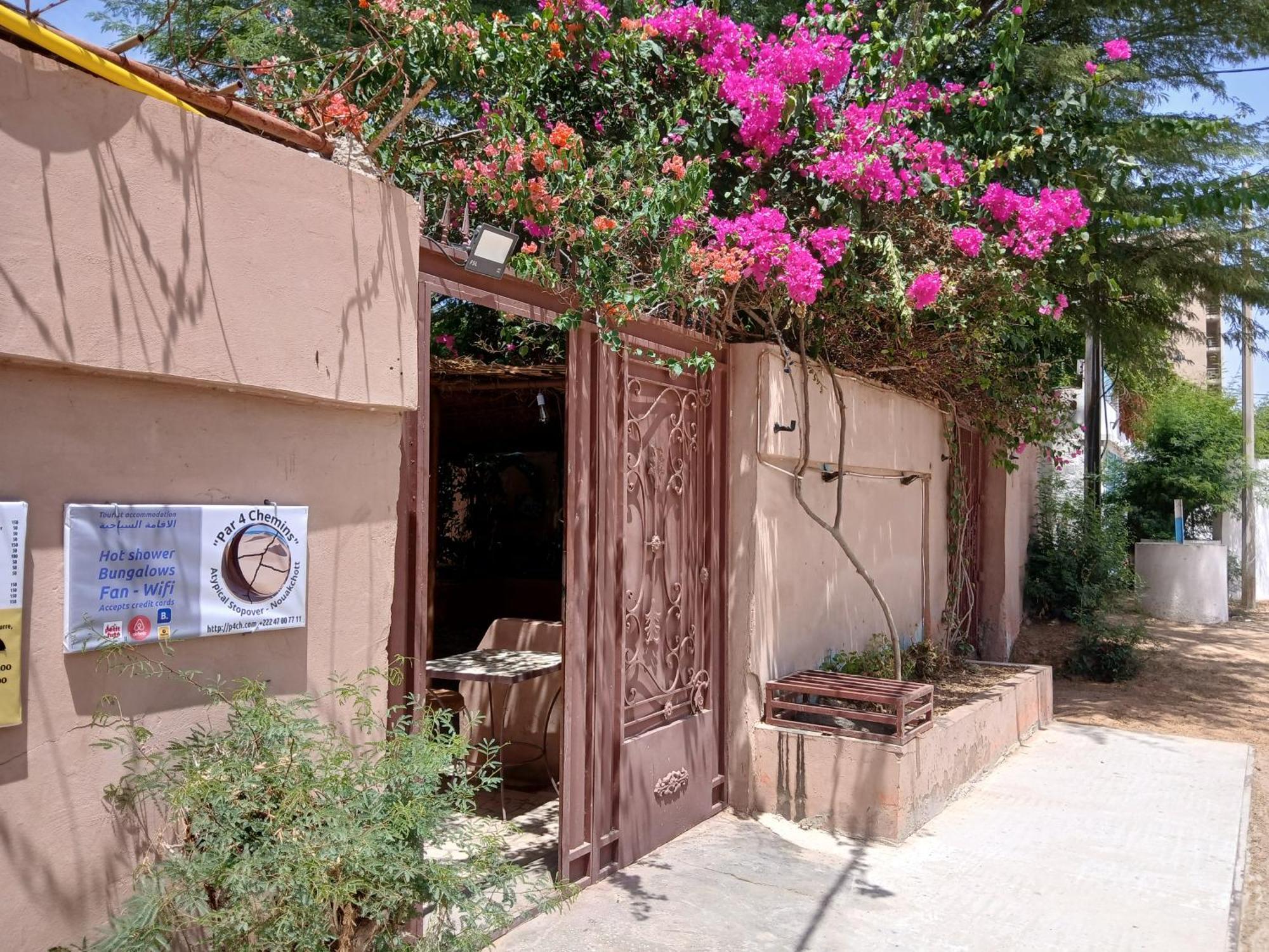 נואקשוט "Par 4 Chemins" - Atypical Stopover מראה חיצוני תמונה